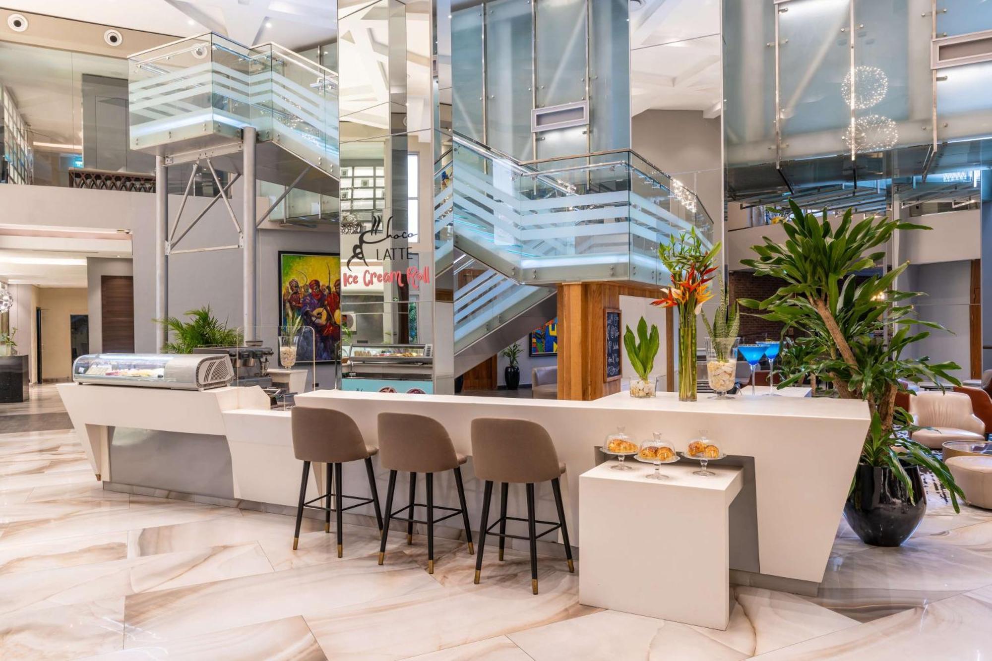 Radisson Blu Lagos Ikeja Экстерьер фото